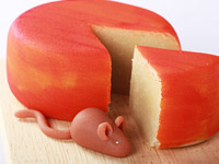 Tabla con queso y ratón de almendra